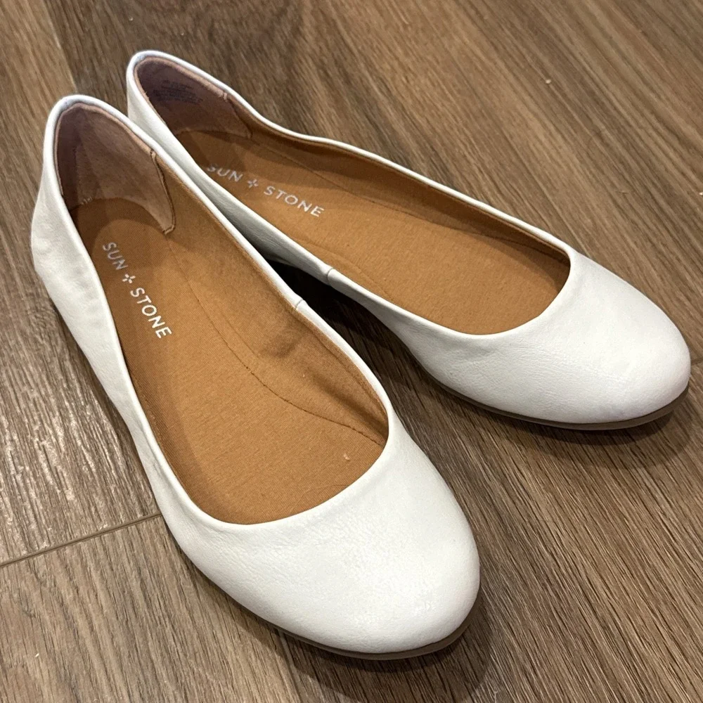 Sun + Stone Women's Ivory Eliana Faux Leather Slip on Ballet Flats Cute